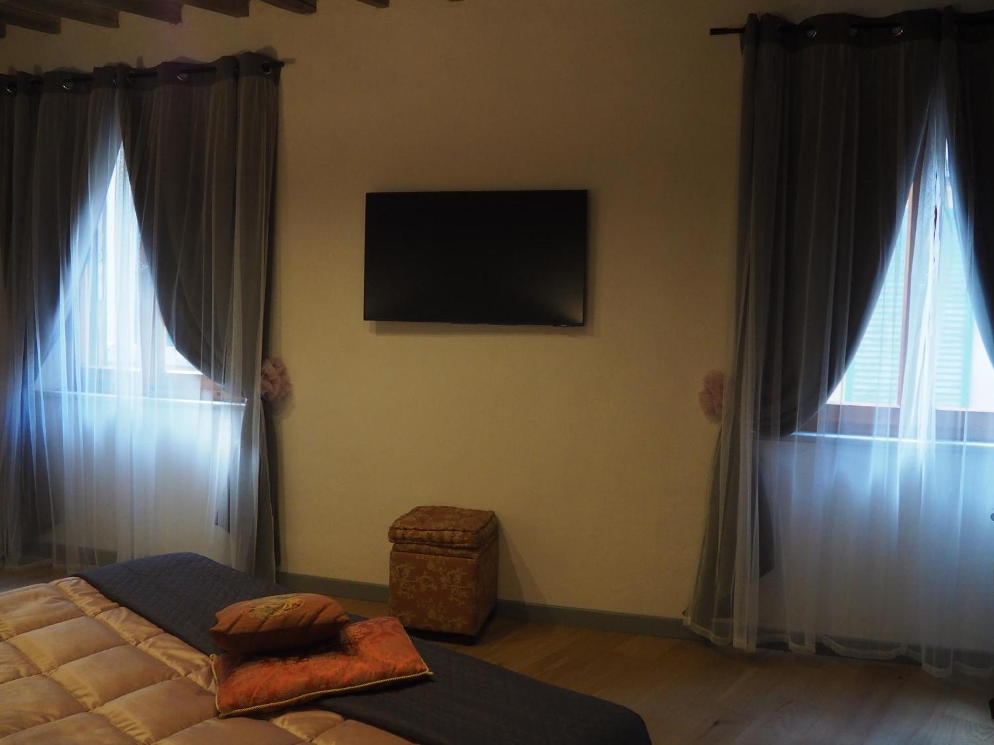 The Rose Suite Siena Luaran gambar
