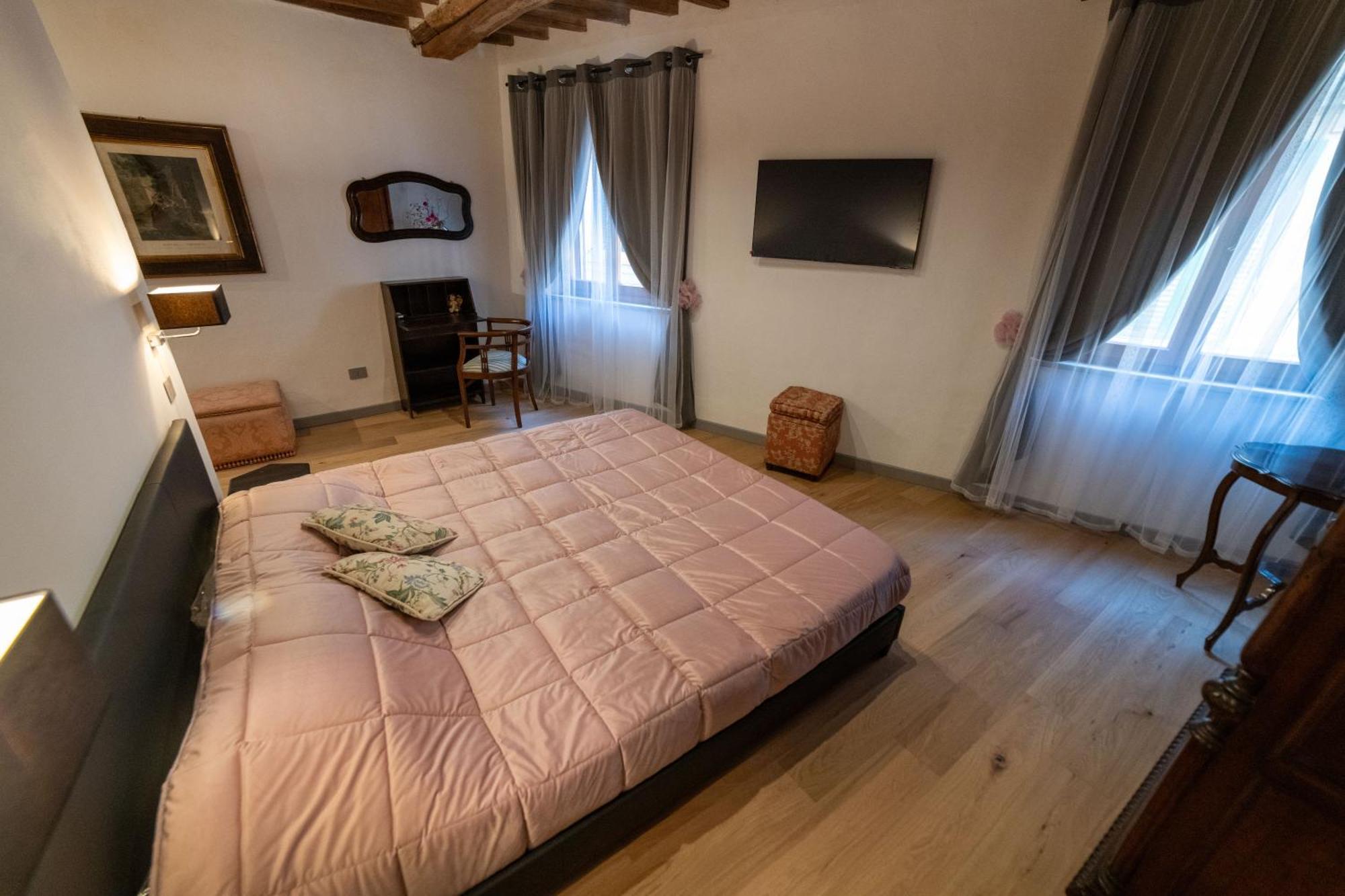 The Rose Suite Siena Luaran gambar