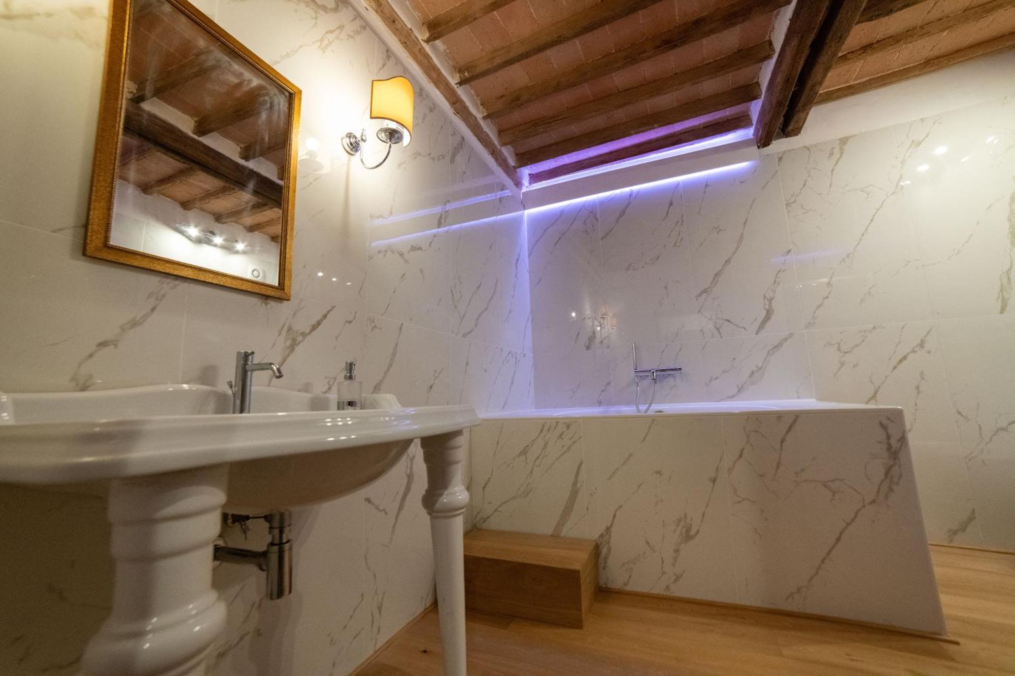 The Rose Suite Siena Luaran gambar