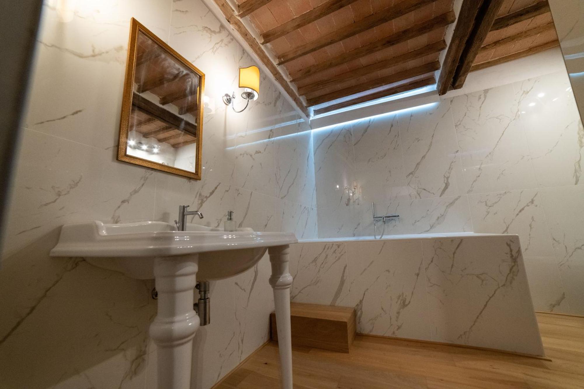 The Rose Suite Siena Luaran gambar